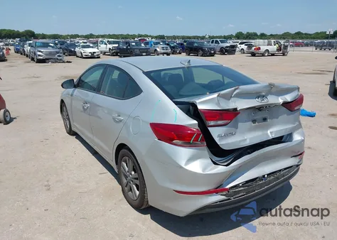 2017 Hyundai Elantra Value Edition z USA, uszkodzony, nr VIN 5NPD84LF6HH118635